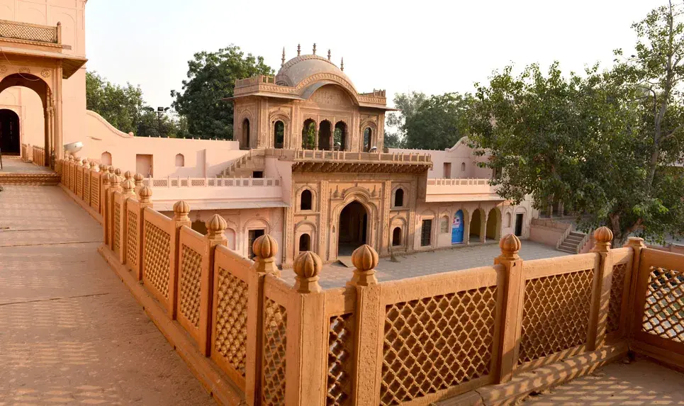 Faridabad - Raja Nahar Singh Palace